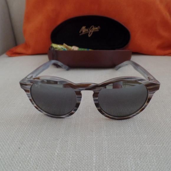 Maui Jim Accessories - Maui Jim Pineapple in Slate-Brown/Grey Lens